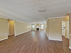 517 Lazy River Ln in Woodstock, GA - Building Photo - Building Photo