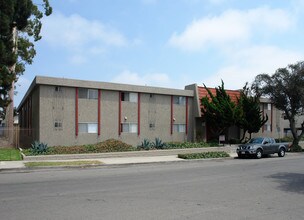 2350 Peacock Ave in Ventura, CA - Building Photo - Building Photo