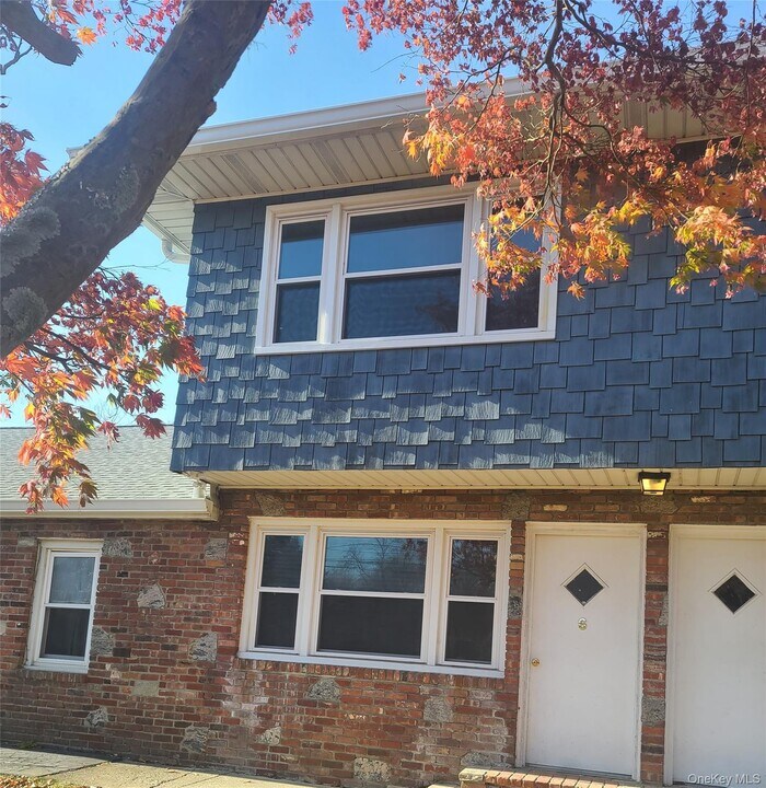 1547 US-9 in Tivoli, NY - Building Photo