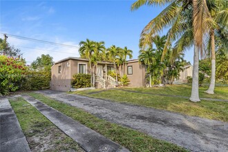 8311 SW 34th Terrace in Miami, FL - Building Photo - Building Photo