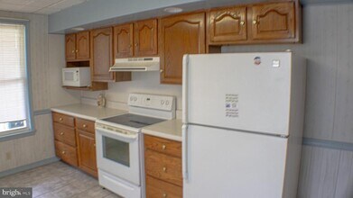 1734 W Norwegian St in Pottsville, PA - Building Photo - Building Photo
