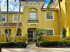 3202 Merrick Terrace in Margate, FL - Building Photo