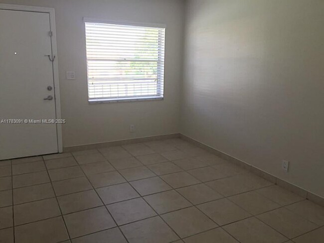 5174 NE 6th Ave in Oakland Park, FL - Building Photo - Building Photo