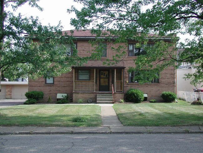 108 29th St NE in Canton, OH - Building Photo - Building Photo