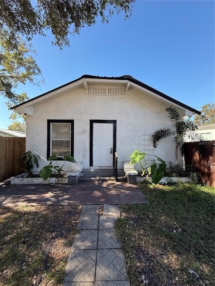 2014 N 49th St