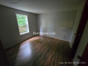 58 Sweet Fern Dr in Greenbush, ME - Foto de edificio - Building Photo