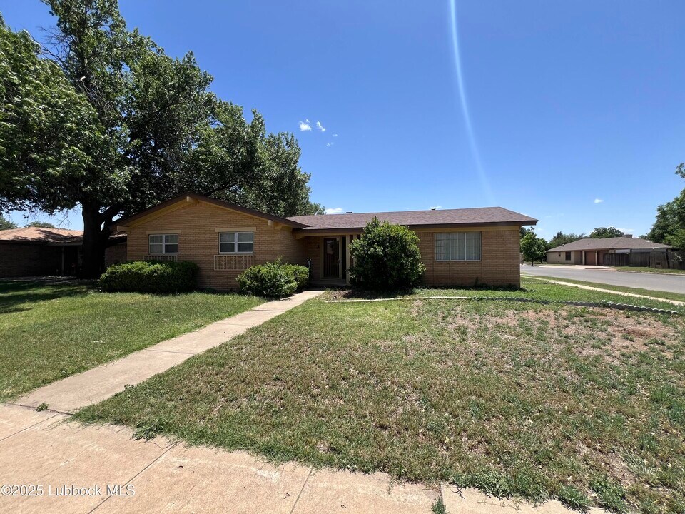 4437 77th St in Lubbock, TX - Building Photo