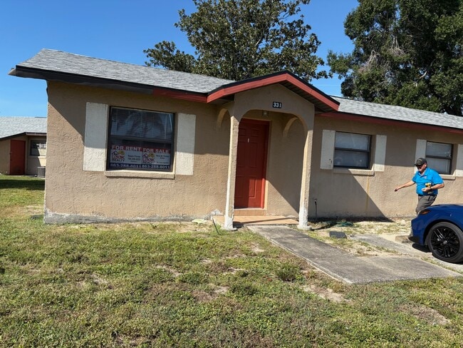 440 Las Palmas Cir in Avon Park, FL - Foto de edificio - Building Photo