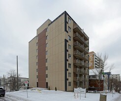 The Deks in Edmonton, AB - Building Photo