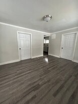 1910 N Johnson St in South Bend, IN - Building Photo