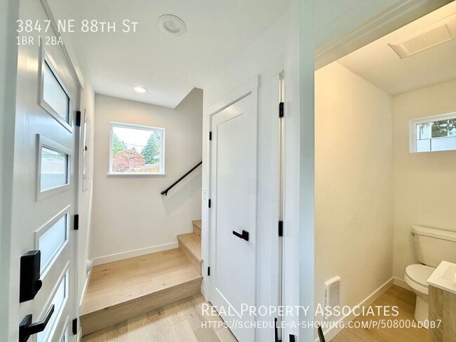 3847 NE 88th St in Seattle, WA - Building Photo - Building Photo