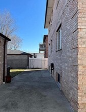 256-07 60th Ave in Queens, NY - Foto de edificio - Building Photo