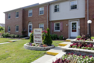 Arbor Crossing Apartments in Valparaiso, IN - Building Photo - Building Photo