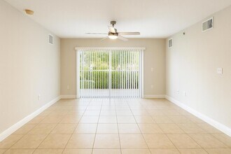 171 SW Palm Dr in Port St. Lucie, FL - Foto de edificio - Building Photo