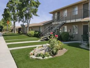 Golden Meadows in Kerman, CA - Building Photo - Building Photo