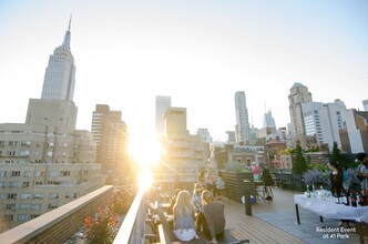 Stonehenge 18 in New York, NY - Foto de edificio - Building Photo