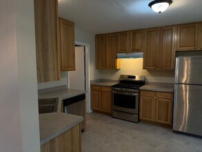 4641 Magnolia Ln in Lake In The Hills, IL - Foto de edificio - Building Photo
