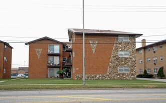7335 W 79th St in Bridgeview, IL - Building Photo