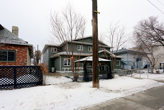 9536 103rd Ave NW in Edmonton, AB - Building Photo - Primary Photo