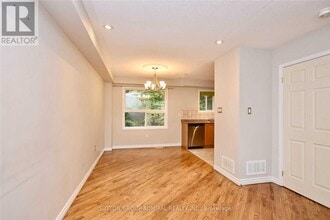 70 Hawthorne Crescent in Barrie, ON - Building Photo - Building Photo