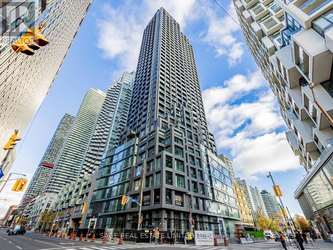 20 Soudan Ave in Toronto, ON - Building Photo - Building Photo