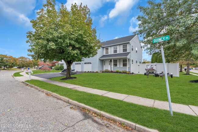 property at 922 Quincy Dr