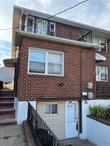 137-24 228th St in Queens, NY - Building Photo