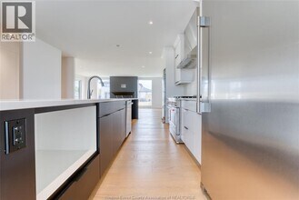 4561 VALERIO Crescent in Windsor, ON - Building Photo - Building Photo