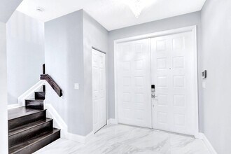 6453 Paradise Cove in West Palm Beach, FL - Building Photo - Building Photo