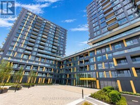 4878 Powers Common in Burlington, ON - Building Photo