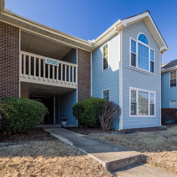 1703 Liberty Dr in Madison, AL - Building Photo