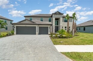 10777 Timber Creek Dr in Ft. Myers, FL - Building Photo