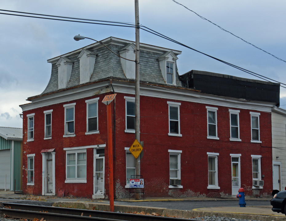 233 - 237 S 3rd St in Sunbury, PA - Foto de edificio