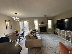 903 Ebbers Cres NW in Edmonton, AB - Building Photo - Building Photo