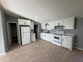 15467 Delores Ln in Conroe, TX - Building Photo