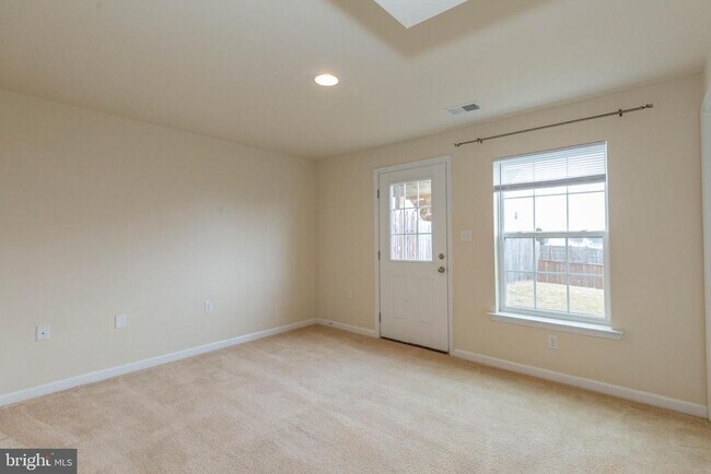 440 Rumbling Rock Rd in Hedgesville, WV - Building Photo - Building Photo