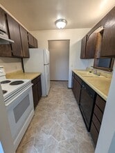729 11th Ave, Unit 725 in Sibley, IA - Building Photo - Building Photo