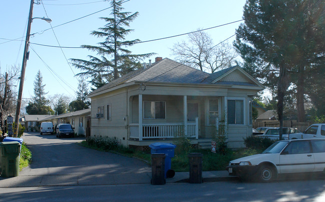 764-780 Dutton Ave in Santa Rosa, CA - Foto de edificio - Building Photo