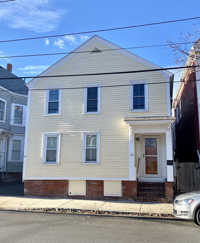 12 Fair St in Newburyport, MA - Foto de edificio - Building Photo