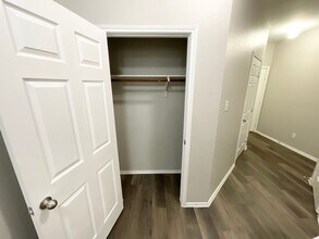 10830 Mathom Landing in Universal City, TX - Building Photo - Building Photo