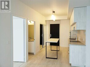 8 Eglinton Ave E in Toronto, ON - Building Photo - Building Photo