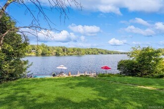 224 Lake Shore Rd in Putnam Valley, NY - Building Photo - Building Photo