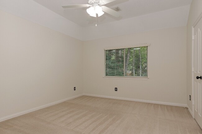 property at 14 Filigree Pines Pl