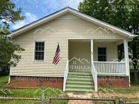 37 Sirrine St in Seneca, SC - Building Photo
