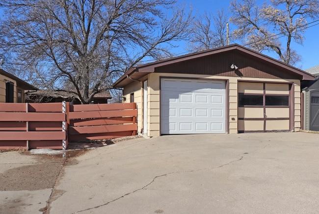 342 E Central Ave in Bismarck, ND - Building Photo - Building Photo