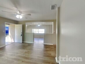 7002 Ponderosa Dr in Tampa, FL - Building Photo - Building Photo