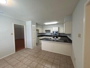 3910 St Christopher Ln in Dallas, TX - Building Photo - Building Photo