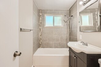 2520 S Raleigh St in Denver, CO - Building Photo - Building Photo