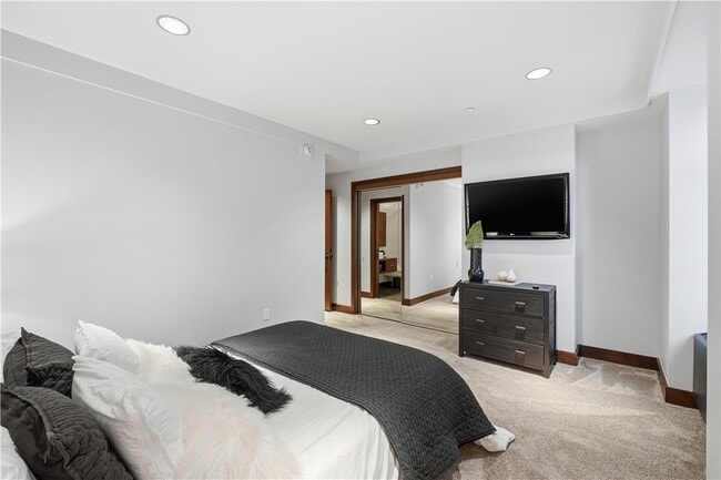 property at 5 W Mountain St