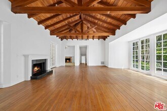 10711 W Sunset Blvd in Los Angeles, CA - Building Photo - Building Photo